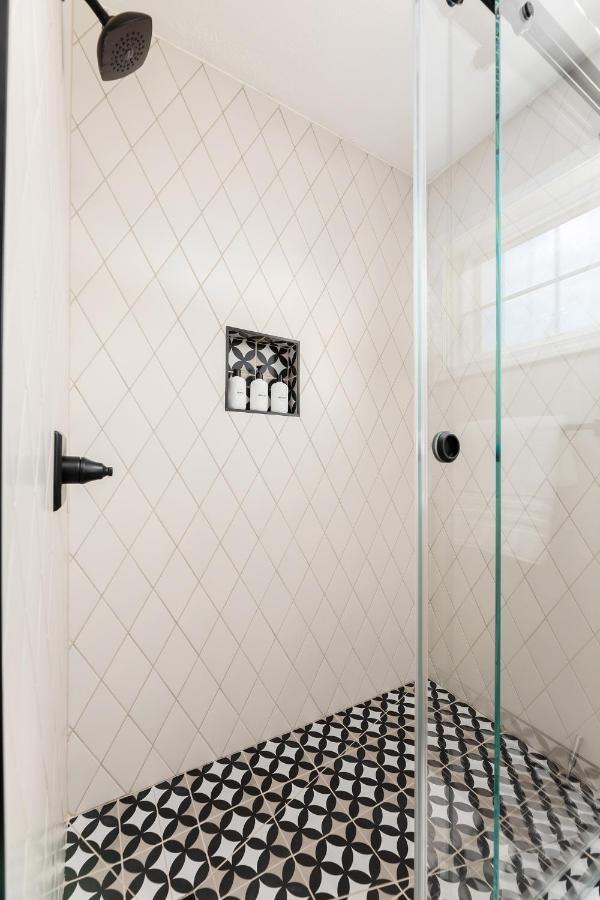 Midtown Modern - Urban Condo Walkable To Bars And Beach Traverse City Ngoại thất bức ảnh
