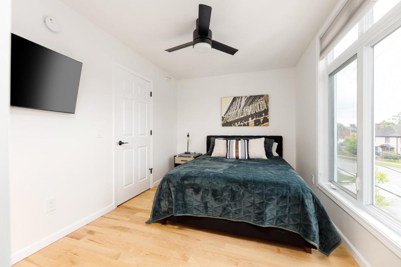 Midtown Modern - Urban Condo Walkable To Bars And Beach Traverse City Ngoại thất bức ảnh
