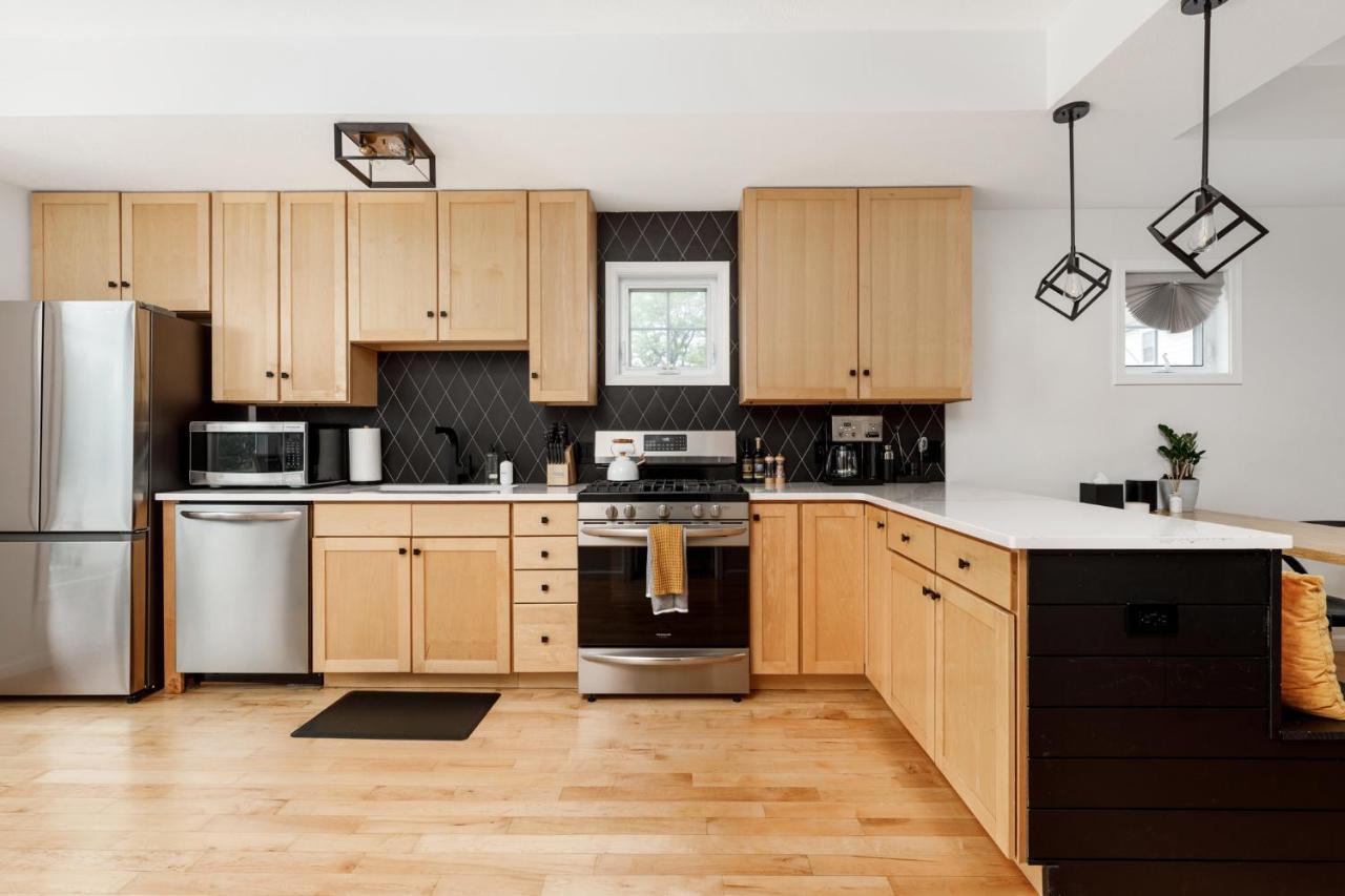 Midtown Modern - Urban Condo Walkable To Bars And Beach Traverse City Ngoại thất bức ảnh