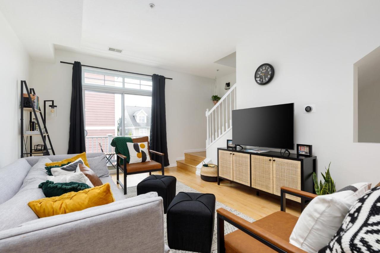 Midtown Modern - Urban Condo Walkable To Bars And Beach Traverse City Ngoại thất bức ảnh